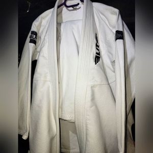 Elite F3 Gi - white and black